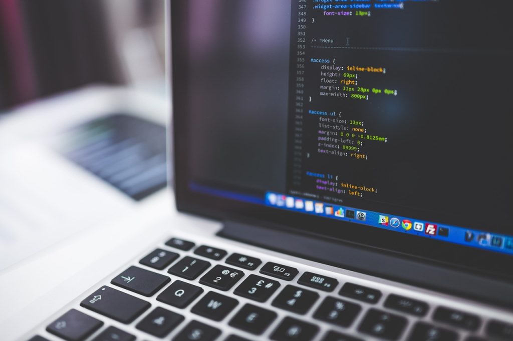 SEO / SEA, quelle difference ? pexels coding 1853305 1280